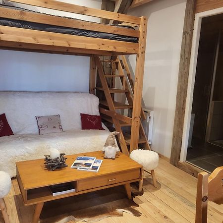 Essert-Romand Le Nid Des Cerfs Bed & Breakfast エクステリア 写真