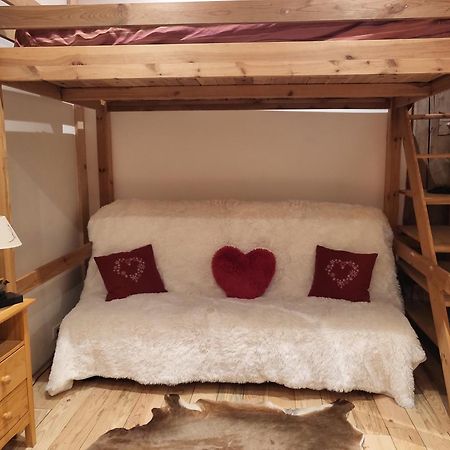 Essert-Romand Le Nid Des Cerfs Bed & Breakfast エクステリア 写真