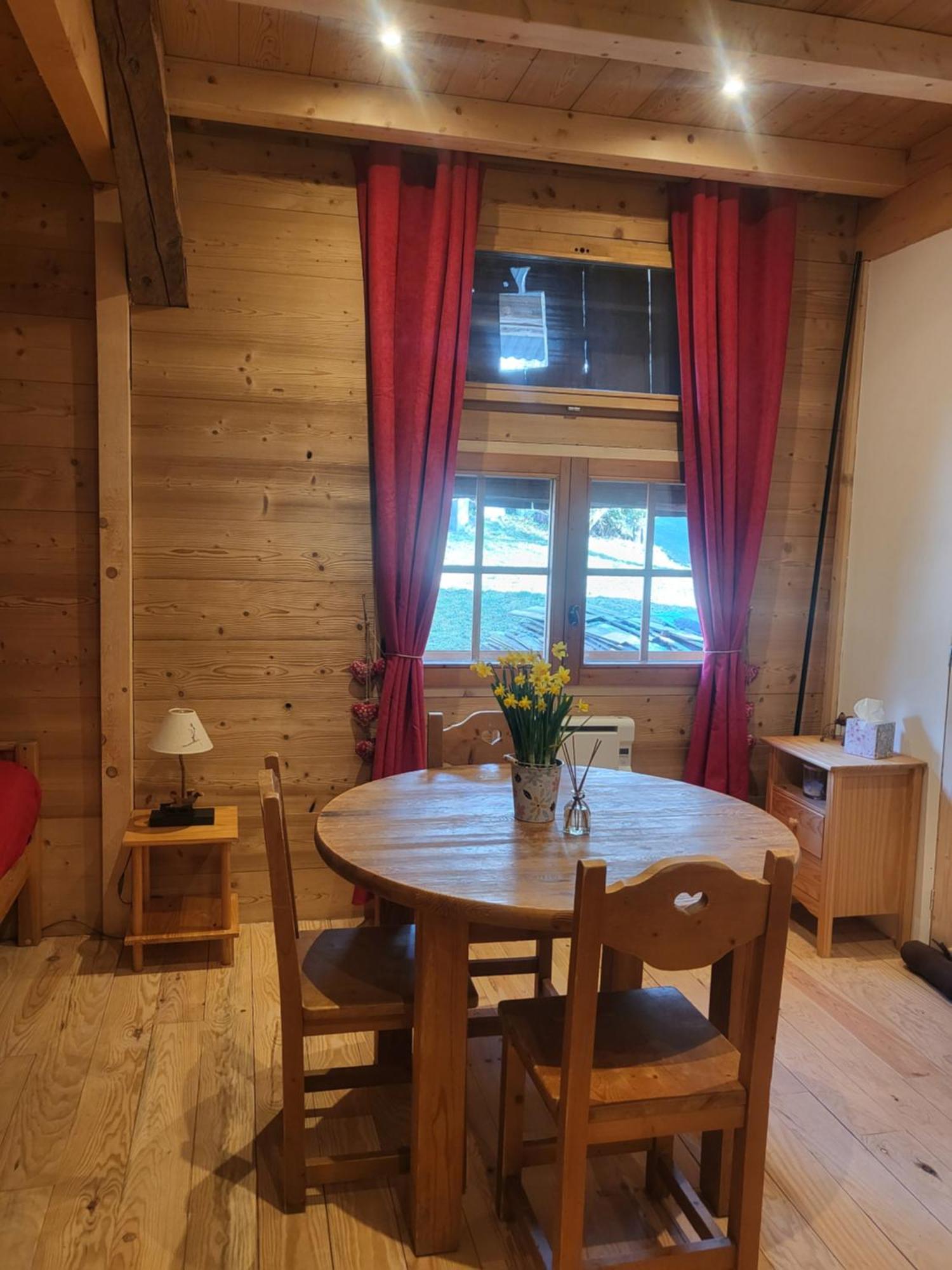 Essert-Romand Le Nid Des Cerfs Bed & Breakfast エクステリア 写真