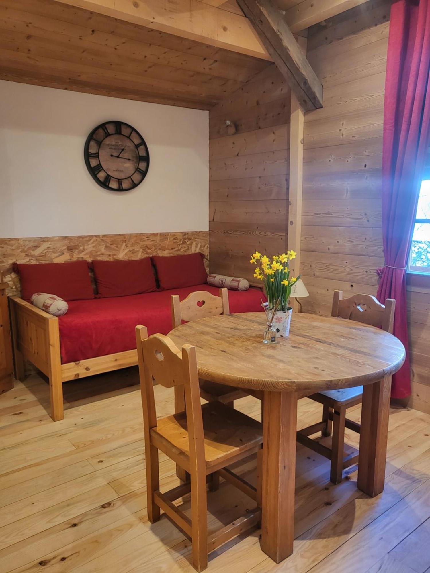 Essert-Romand Le Nid Des Cerfs Bed & Breakfast エクステリア 写真